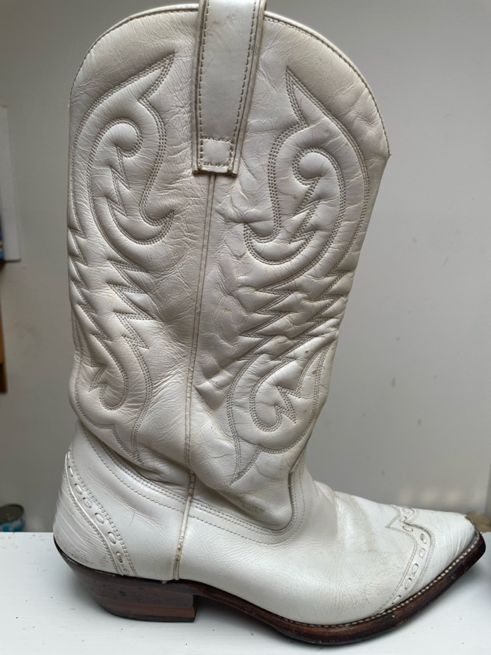 White Embroidered Leather Cowboy Boots brand new soles
